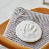 impronta delle manine del neonato in argilla ad asciugatura naturale